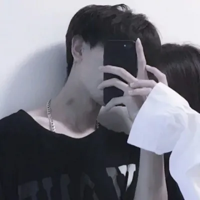 2021禁欲系不露脸的情侣头像第1张