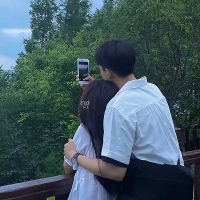 真人版最新幸福让人喜欢的情侣头像第1张