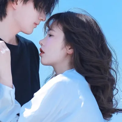 超级唯美的一见倾心的情侣头像第1张