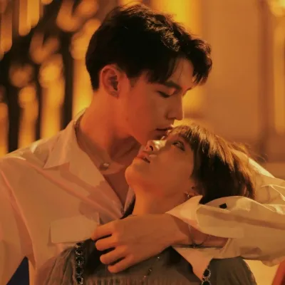 看起来温柔又很长情的情侣头像第1张