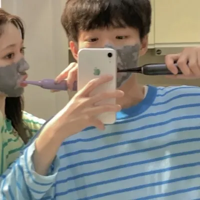 干净纯欲风的很绝的好看情头第1张