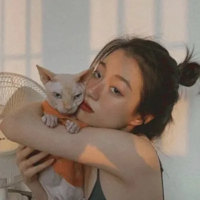 不明显的单人情头真人超级的甜第1张