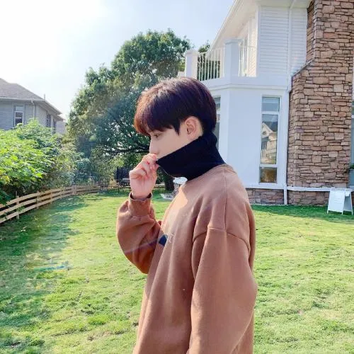 2021最新高清优质情侣头像一人一半合起来是一张真人第1张