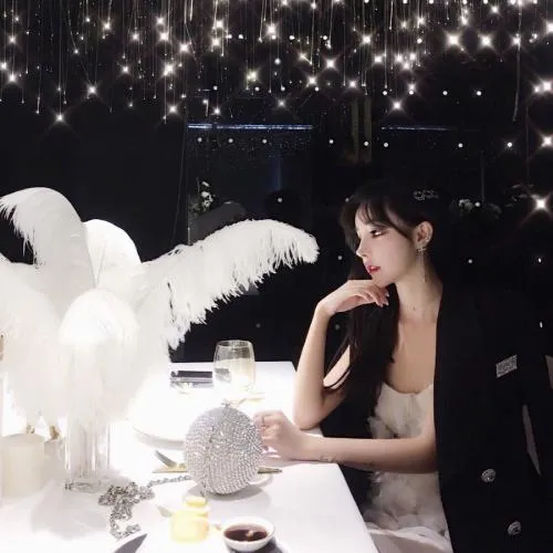 本月优质高清情侣头像2张真人分开第1张