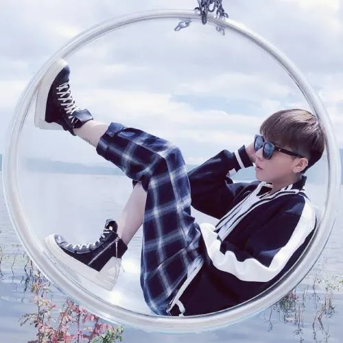 好看单人情侣头像一男一女两张分开霸气超拽第1张