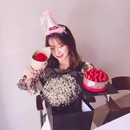 青春活泼的情侣头像一男一女两张分开霸气真人第1张