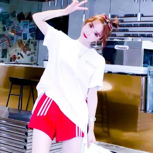 2021最新微信情侣真人头像图片大全第1张