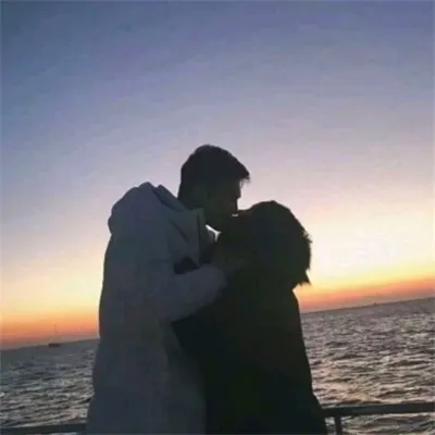 黑白情侣真人头像图片第1张