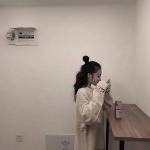 不是很明显的情侣头像一对两张第1张