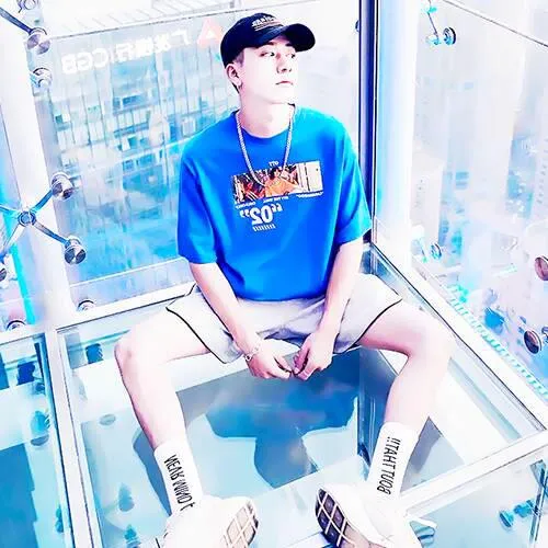 高清帅气清新情头图片第1张