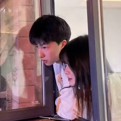 高清青春的情侣头像两人图片第1张