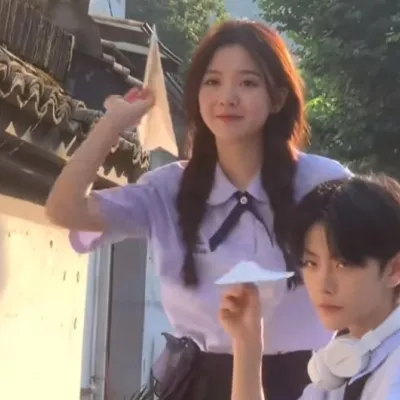 高清青春年少的学生情头一左一右图片第1张