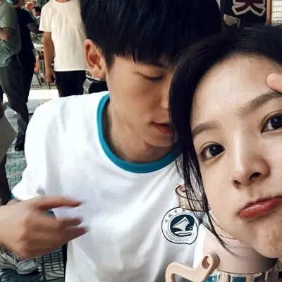 高清好看的冷门小众ins风情头图片第1张