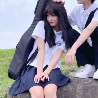 高清一左一右的jk专用情侣头像图片第1张