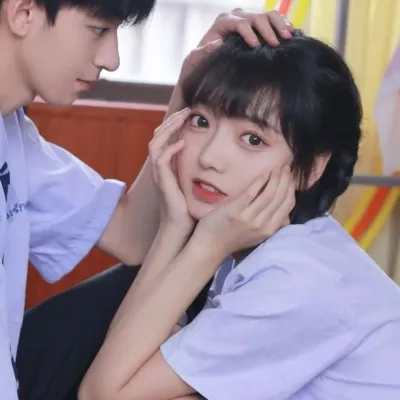 高清好看的青涩头像cp一左一右真人图片第1张