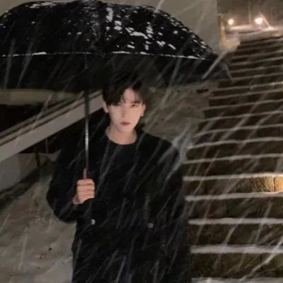 高清ins超火的超火真人情头图片第1张