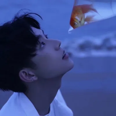 高清一左一右火遍抖音的真人情头图片第1张