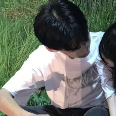 真人风格情侣头像第1张