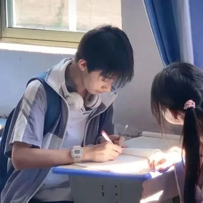 情侣头像呆萌两张配对真人又好看第1张