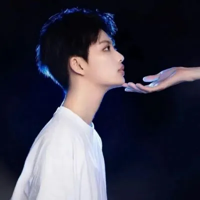 真人又很有趣味的好看情侣cp头像第1张