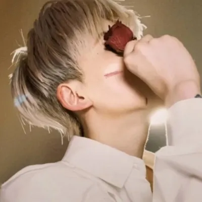 超火的抖音情侣真人头像一左一右图片第1张