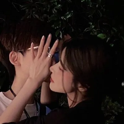 散落人间的很温柔又很好看的真人情头第1张