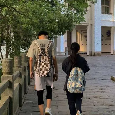 清淡优雅的情侣头像第1张