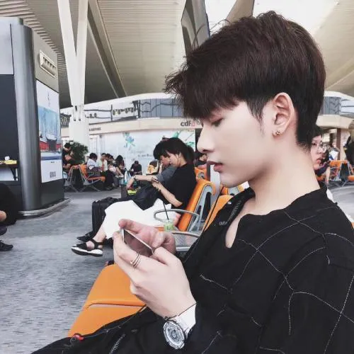 时尚唯美一看就喜欢的微信情侣头像图片一对两张分开的第1张