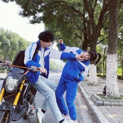 情侣头像真人校园风第1张