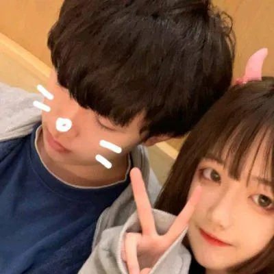 超级好看的情侣头像双人真人第1张