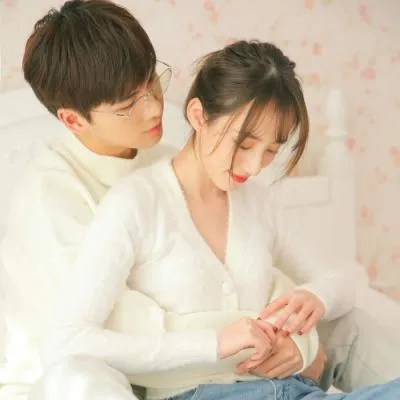 时尚潮流恋人头像一男一女第1张