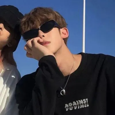 非常幸福的双气质情侣头像第1张