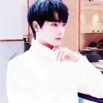 温馨浪漫的情侣图片头像第1张