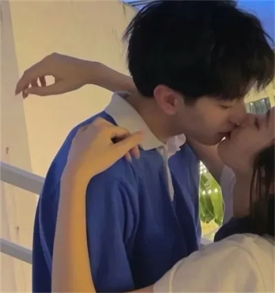 真人版甜美情头一对两张第1张