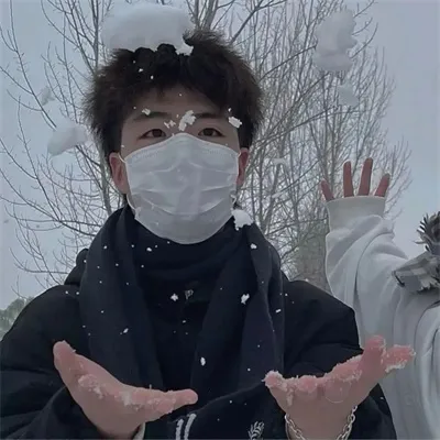 甜甜的恋爱中的情侣头像第1张