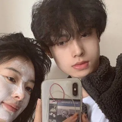 长相很好看很精美的双人情侣头像第1张