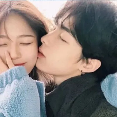 很治愈的漂亮的情侣头像图片第1张