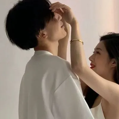 qq情侣头像一左一右图片第1张