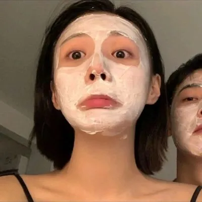 一对两张真人情侣头像图片第1张