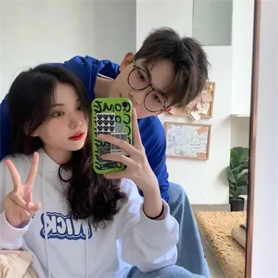 浪漫情侣真人头像图片第1张