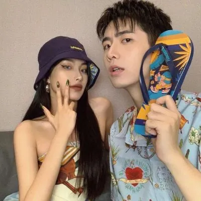 甜蜜恩爱粉色系恋人高清头像第1张