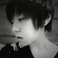 男生黑白风格拉风头像第1张