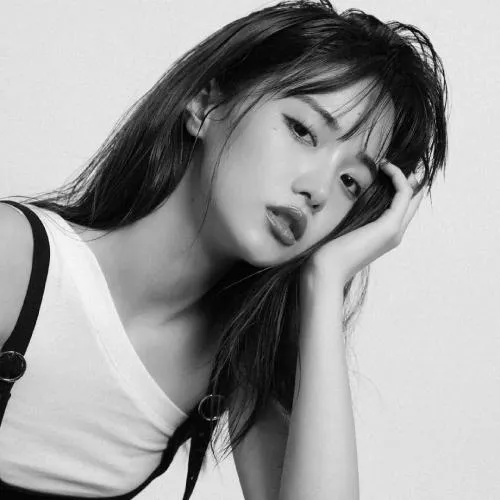 女生头像伤感黑白头像第1张