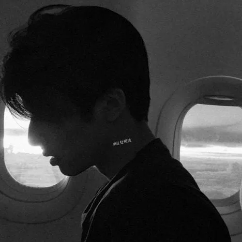 无情无义帅酷白与黑男孩子头像第1张