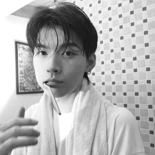 微信头像霸气超拽黑白男生第1张