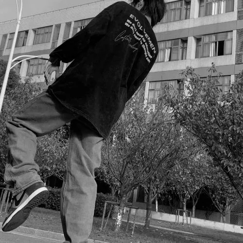 男生头像黑白丧第1张