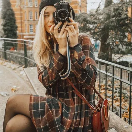 拿机机的欧美头像女第1张