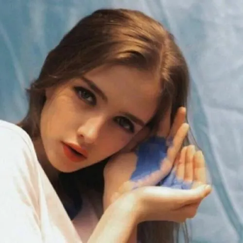 冷酷欧美女头像第1张