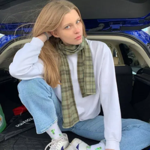 女人如花高贵优雅的欧美时尚女生头像图片第1张