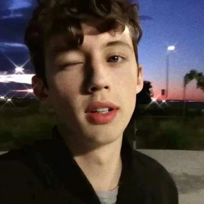 2021欧美男头像潮流时尚第1张